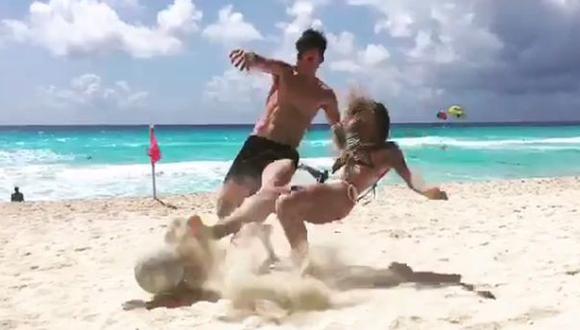 Defensor disputó balón con su novia y la dejó tendida [VIDEO]