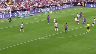Gol de Lionel Messi: lo marcaron dos, pero definió perfecto
