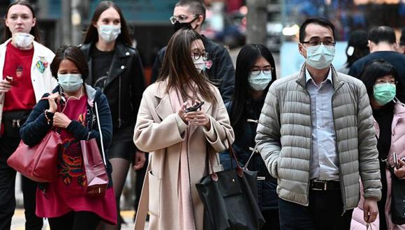 El brote de coronavirus aún no recibido la declaración oficial de pandemia, pero ante la prohibición de las concentraciones públicas, residentes de Wuhan destacan una inquietante calma en las calles. (Foto: AFP)