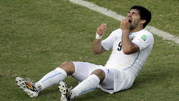 FIFA permite a Luis Suárez que fiche y entrene por otro club