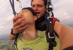 YouTube: joven se desmaya al hacer paracaidismo por primera vez