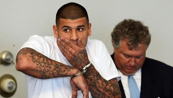 De estrella a asesino convicto. Aaron Hernández, un vez un jugador de los New England Patriots, se suicidó en prisión tras ser condenado de homicidio. (Foto: Reuters)