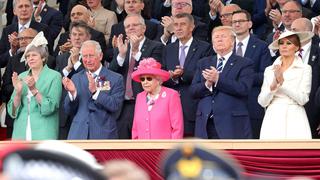 Trump y la reina Isabel rinden homenaje a los soldados que desembarcaron en Normandía
