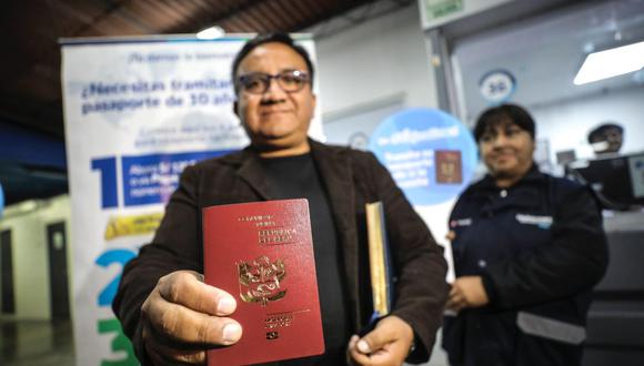 La Superintendencia Nacional de Migraciones inició la expedición del pasaporte electrónico con una vigencia de 10 años para los ciudadanos mayores de edad, con un costo de S/ 120.90. Fotos: Joel Alonzo/ @photo.gec
