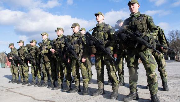 ¿Por qué Suecia restableció el servicio militar obligatorio?