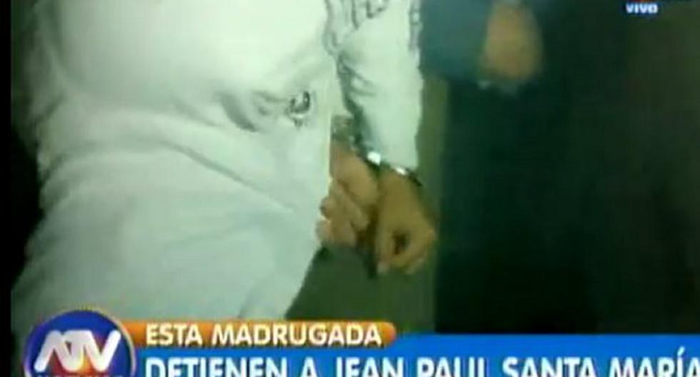Jean Paul Santa María fue llevado a la comisaría enmarrocado. (Foto: Captura ATV)