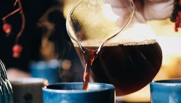 Cualquier hora del día es un buen momento para disfrutar de una taza de café. (Foto: Pexels)