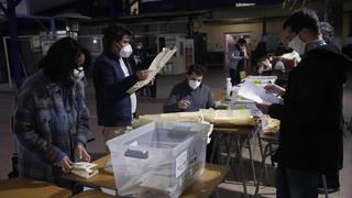Elecciones primarias en Chile: ¿Quiénes son los candidatos favoritos de la derecha y de la izquierda?