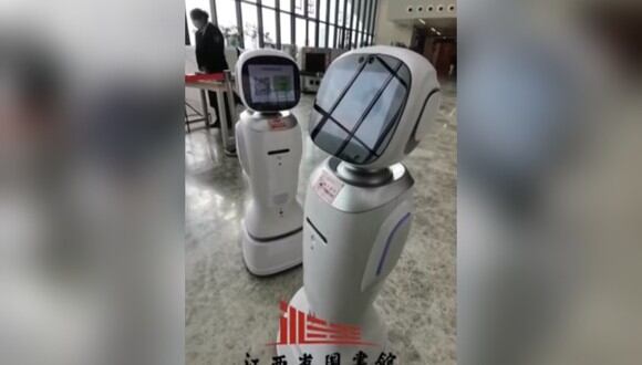 La insólita discusión entre dos robots en una biblioteca de China se volvió viral. (Foto: New China TV / YouTube)
