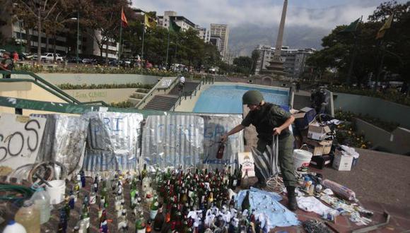 Venezuela: la policía toma una emblemática plaza opositora