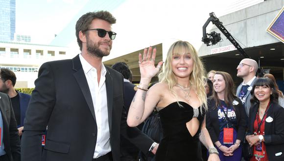 Miley Cyrus junto a su esposo, Liam Hemsworth, en el Avant Premiere de Avengers: Endgame. (Foto: AFP)