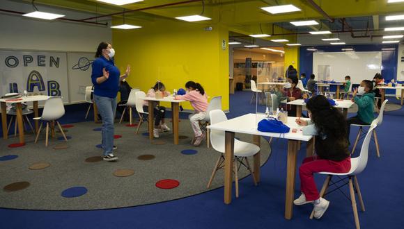 Alumnos del colegio Fe y Alegría N° 3 participan en el programa “Haciendo Escuela en Open Lab”. (Foto: Difusión)