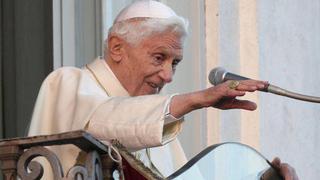 Benedicto XVI entregó el anillo del Pescador para que sea anulado