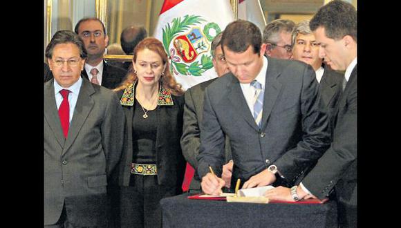 El 4 de agosto del 2005, durante gobierno de Alejandro Toledo, se firmó el contrato de concesión de la carretera Interoceánica Sur, tramos 2 y 3, proyecto a cargo de Odebrecht (Fotos: Archivo El Comercio)