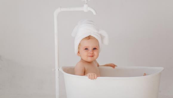 Especialista explica cómo seleccionar el primer shampoo de tu bebé