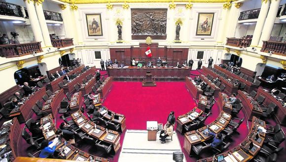 Según la Constitución vigente de 1993, el cargo de congresista es irrenunciable. (Foto: Jorge Cerdán / El Comercio)