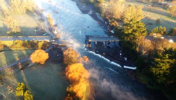 Chile: El derrumbe de un puente deja un muerto y seis heridos. (Foto: Carabineros de Chile)