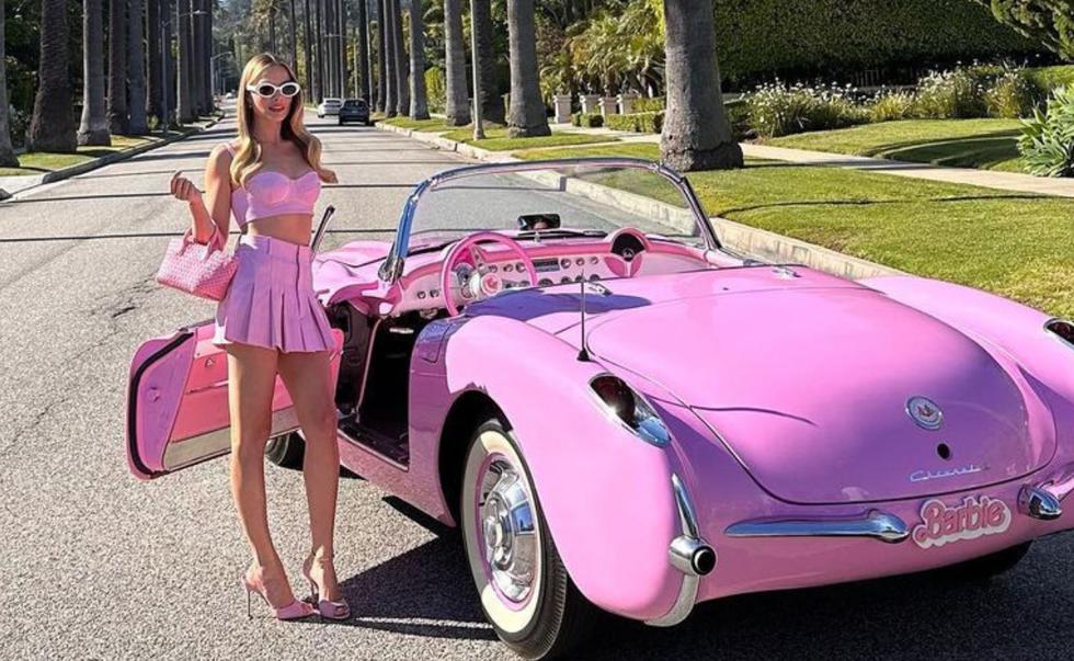 A menos de un mes del estreno de la esperada película "Barbie", Margot Robbie ha iniciado el tour de prensa ynos viene regalando increíbles looks completamente rosas. (Foto: IG @barbithemovie).