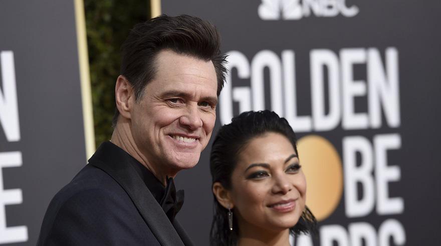 Jim Carrey y Ginger Gonzaga en los Globos de Oro 2019. (Foto: Agencias)