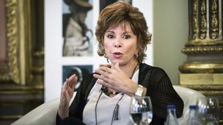 Isabel Allende presenta nueva novela y pide que los políticos ‘carcamanes’ se vayan a su casa