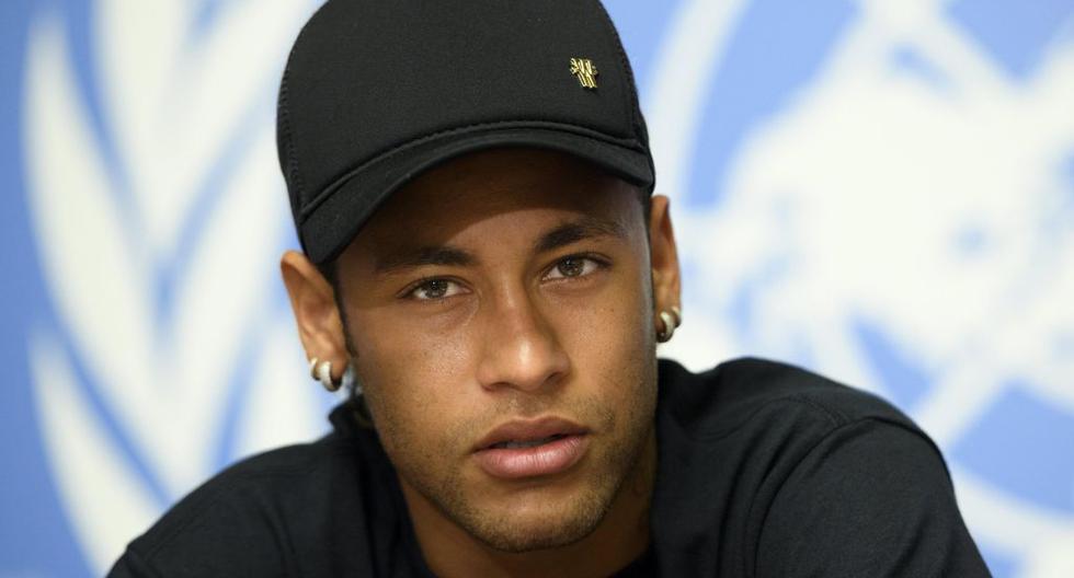 Barcelona reclama a Neymar el pago de la segunda parte de la prima de su renovación tras pase el futbolista brasileño al PSG francés. (Foto: EFE)