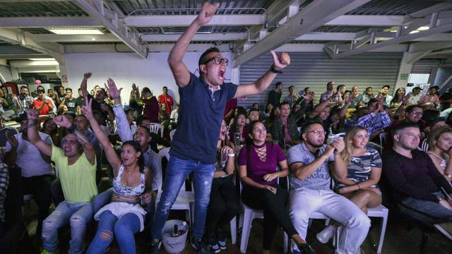 Un hincha venezolano festejó con euforia el penal sancionado sobre Peñaranda. (Foto: AFP)