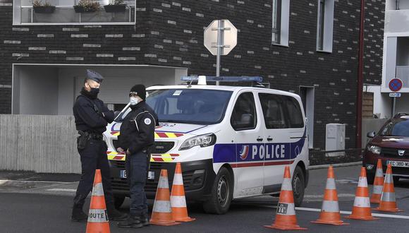 Un hombre de 88 años de edad condujo a más de 190 kilómetro por hora en una carretera rural de Francia. Al se detenido por la policía argumentó que estaba camino a su cita para vacunarse. (Foto referencial: AFP)