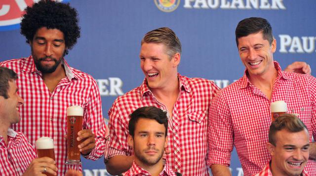 Jugadores del Bayern se divirtieron vistiéndose como bávaros - 5
