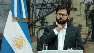 Subsidios y planes sociales: Gabriel Boric pone a Argentina como el ejemplo que no hay que seguir en economía