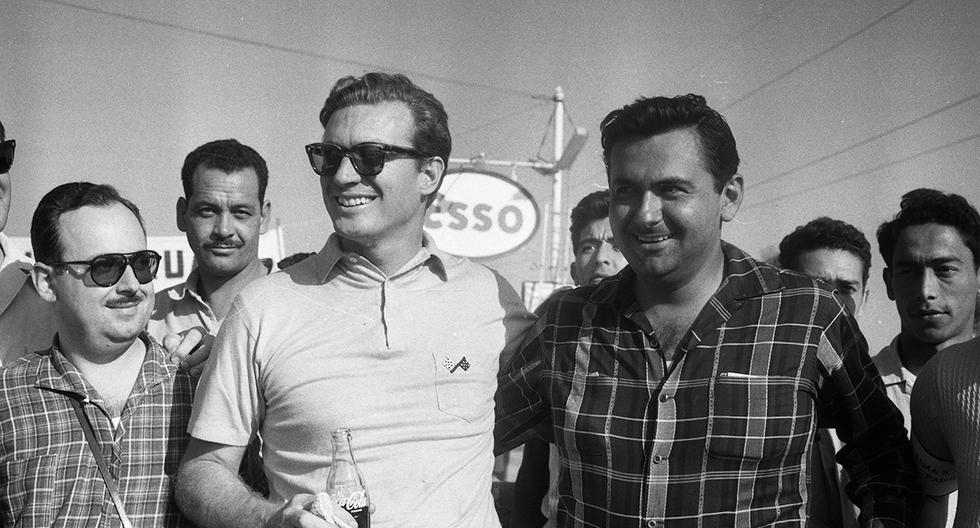 Lima, 1 de mayo de 1960. Eduardo 'Chachi' Dibós, botella de gaseosa en mano, asiste al 'Gran Premio Presidente de la República. A su lado izquierdo, el gran corredor piurano Rafael Seminario. (Foto: GEC Archivo Histórico).