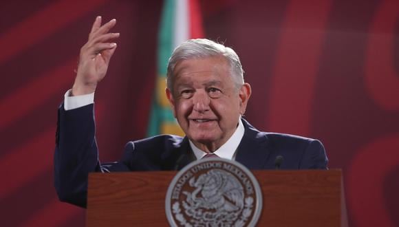 El presidente de México, Andrés Manuel López Obrador, habla durante una rueda de prensa en el Palacio Nacional. (EFE/ Sáshenka Gutiérrez).