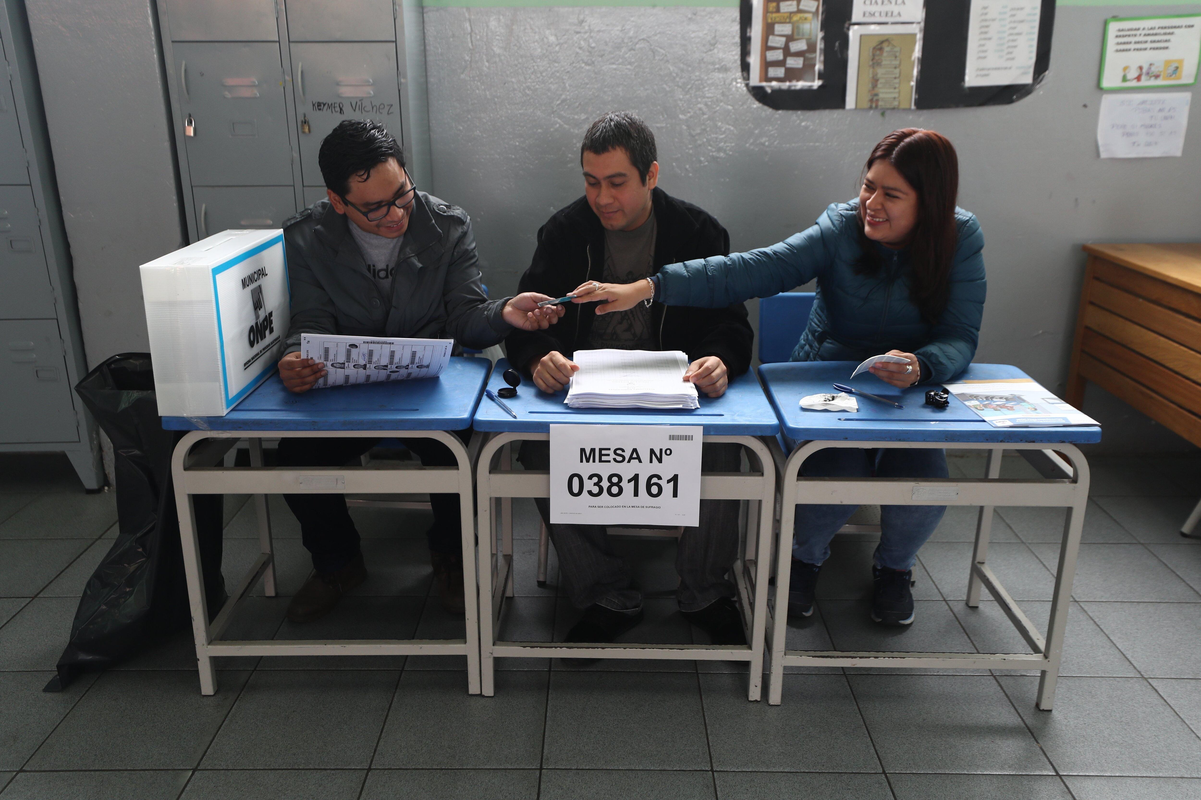 Los ciudadanos pueden presentar tachas contra quienes fueron elegidos miembros de mesa y presentan incompatibilidades previstas en la ley. (Foto: César Campos)