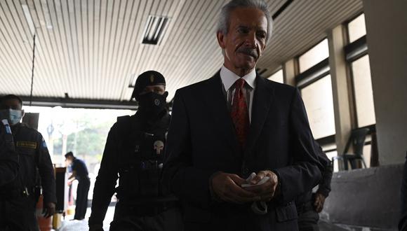 El periodista guatemalteco José Rubén Zamora, presidente del diario El Periódico, asiste a una audiencia en el Palacio de Justicia de Ciudad de Guatemala el 2 de mayo de 2023. (Foto de JOHAN ORDONEZ / AFP)