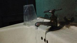 ¿Por qué el agua del grifo en Venezuela sale tan sucia? [VIDEO]