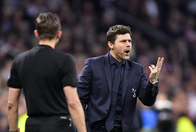 Mauricio Pochettino da indicaciones durante el partido. (Foto: AP)