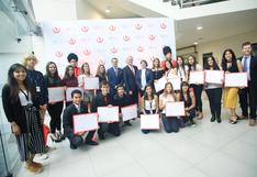 Esta es la primera promoción de universitarios peruanos que culminará estudios en Reino Unido