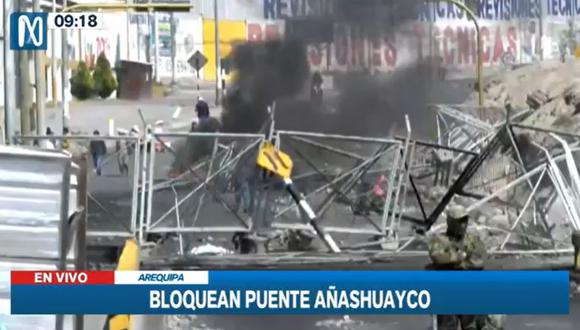 Manifestantes bloquearon el puente Añashuayco en Arequipa | Foto: Captura de video / Canal N