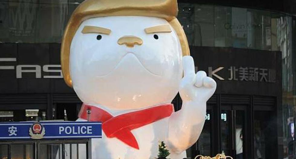 Donald Trump vuelve a inspirar estatuas chinas para el Año Nuevo, ahora como perro. (Twitter|@HouseCracka)