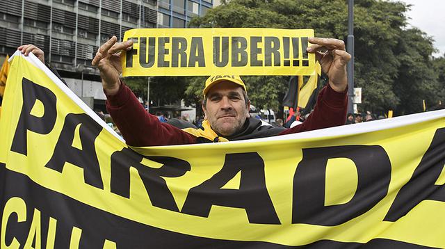 Argentina: Taxistas bloquean calles para protestar contra Uber - 8