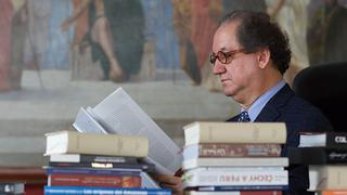 Director de Biblioteca Nacional presentó renuncia irrevocable