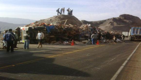 Al menos 25 heridos deja despiste de minivan en Arequipa