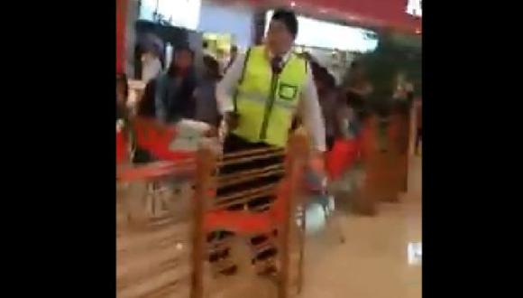 Facebook: una rata invadió patio de comidas de centro comercial