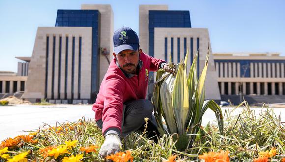 Uno de los factores centrales que ha disparado la inflación en EE. UU. es la escasez de mano de obra para llenar puestos de trabajo en sectores como la construcción y el sector servicio. (Foto: Ahmed Hasan / AFP)