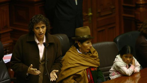 Rosa María Venegas (izq.) fue congresista entre los años 2006 y 2011 y actualmente es asesora de Pedro Chávarry. (Foto: El Comercio)