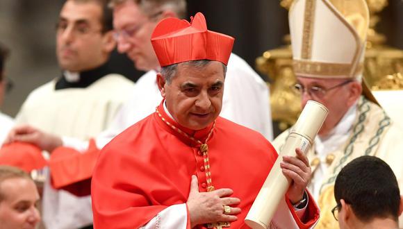 Angelo Becciu, retirado por el papa Francisco, habría destinado 500.000 euros para una red diplomática paralela. (Foto: ANDREAS SOLARO / AFP)