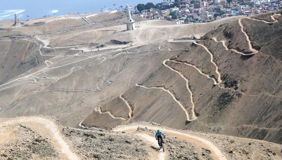 Manejar bicicleta aporta una gran variedad de beneficios a las personas a nivel físico y mental. Foto: Morro Solar en Chorrillos | Andina