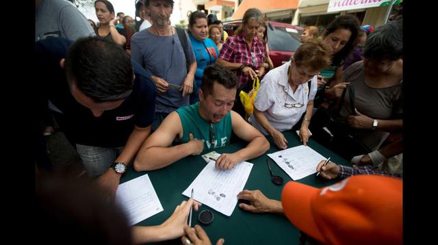 Venezuela: Miles firman para que Maduro sea revocado [FOTOS] - 5