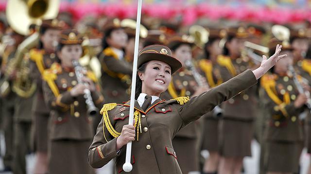 Desfile a la gloria del líder Kim Jong-Un en Corea del Norte - 5