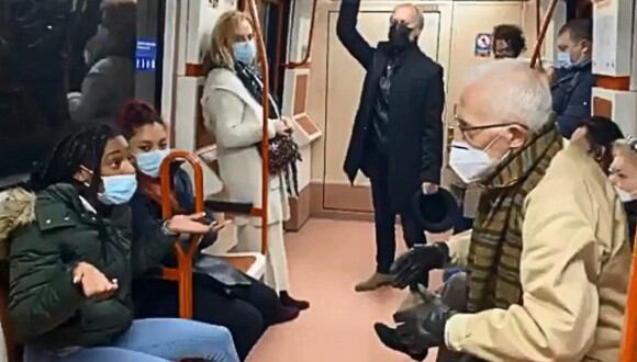 Gritos e insultos al interior del metro de Madrid. ¿El motivo? Una mascarilla mal puesta. (Foto: @EstherYez / Twitter)