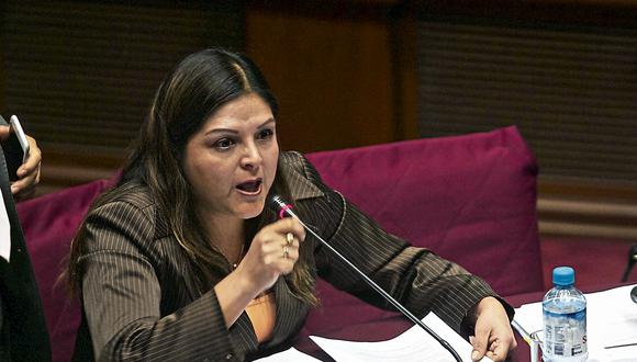 La parlamentaria Karina Beteta asegura que su proyecto de ley “no tiene nombre propio” y remarcó que no es inconstitucional.  (Foto: El Comercio)